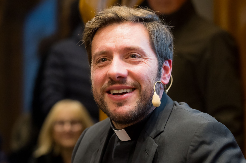 Vsem so popadale čeljusti: župnik Martin Golob objavil osupljivo fotografijo in razkril, kaj zares čuti (foto: Mediaspeed/Anže Krže)