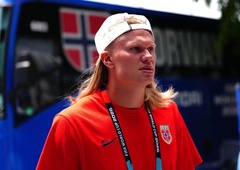 FOTO: Erling Haaland ni več videti tako: Njegovih dolgih svetlih las ni več!