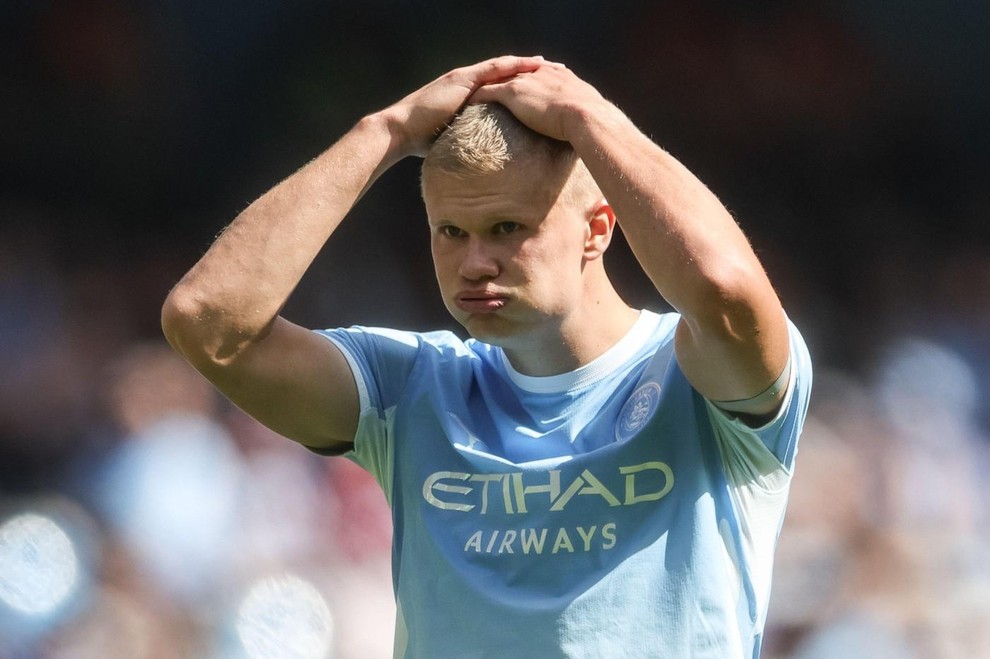 Le nekaj ur pred začetkom nove sezone Premier lige za Manchester City se je nogometaš odločil, da bo na svojih …