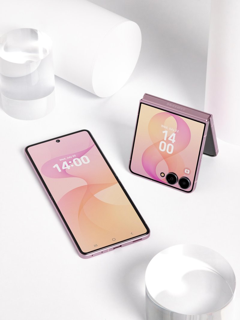 Triki s prepogljivim zaslonom: Kako izkoristiti Galaxy Z Flip8 za popolne fotografije brez stativa