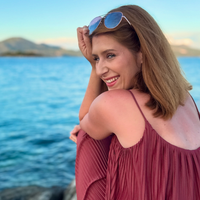 Eva Boto po dolgih letih razkrila, kaj se ji je zares zgodilo v 1. razredu osnovne šole: tega še do danes ni pozabila