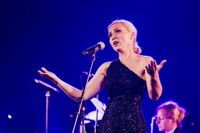 Eva Černe Avbelj koncert 20 let Poletno gledališče Studenec