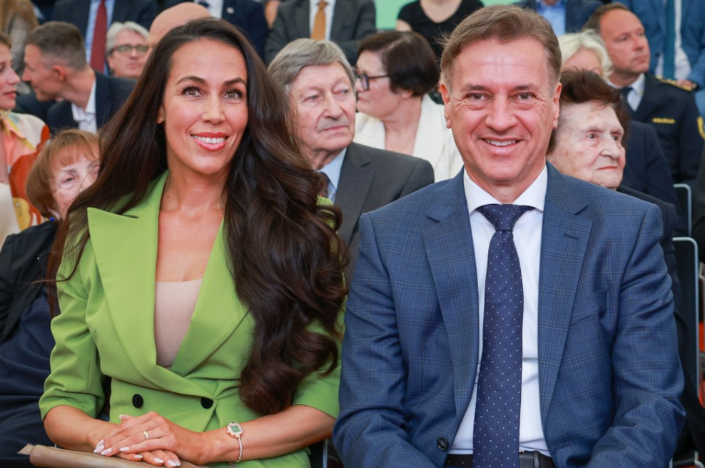Tina Gaber Golob zdaj razkrila vso resnico, kaj se zares dogaja v njenem zakonu z Robertom Golobom (foto: Bor Slana/STA)