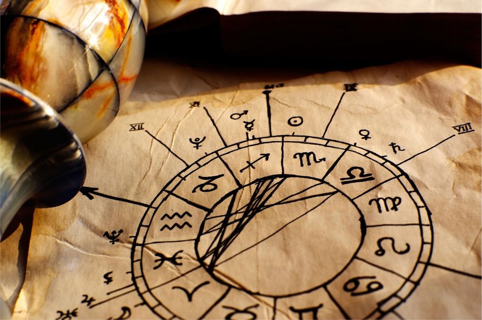 V svetu astrologije je nekaj znamenj še posebej in povsem upravičeno povezanih s tančico skrivnostnosti, izjemno previdnostjo in skrbnim varovanjem …