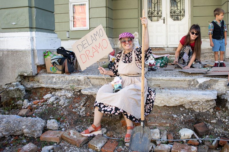 Stara Drama prenova plevel zanemarjena stavba