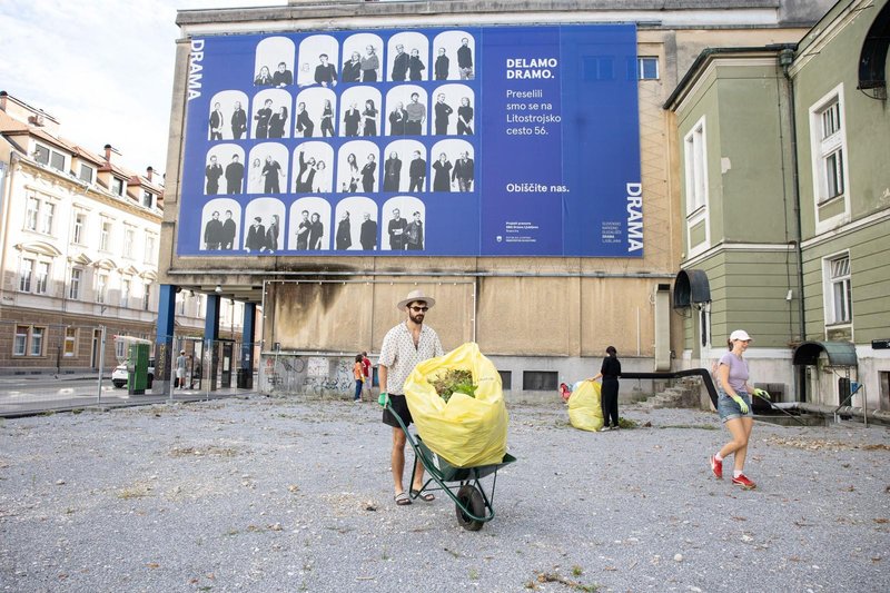 Stara Drama prenova plevel zanemarjena stavba