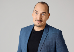 Lani sta se skrivaj poročila: tako lepo ženo ima Vid Valič (nova fotografija)