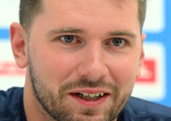 Še kamen bi zajokal: Luka Dončić po vrnitvi v ZDA s to presunljivo gesto segel v srca milijonov (in to res močno odmeva!)