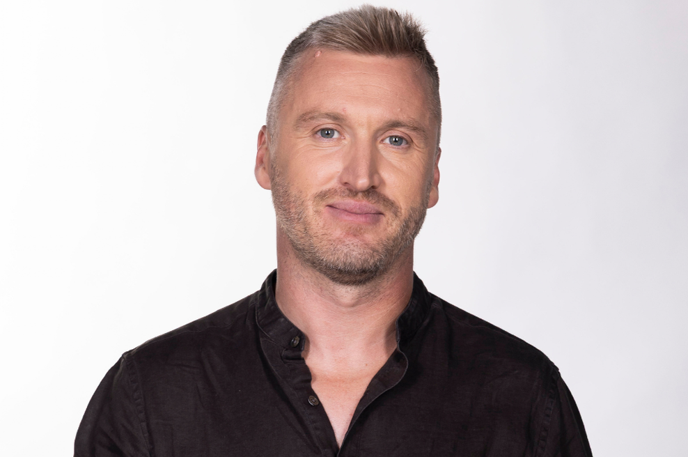 Denis Avdić moral k zdravniku zaradi hudih bolečin! Zdaj se je končno oglasil in razkril čisto vse, kaj se je zares zgodilo (foto: Radio 1)