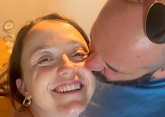 Radijska voditeljica Anja H. Ramšak postala mamica, tukaj je prva fotografija njene hčerkice (FOTO)