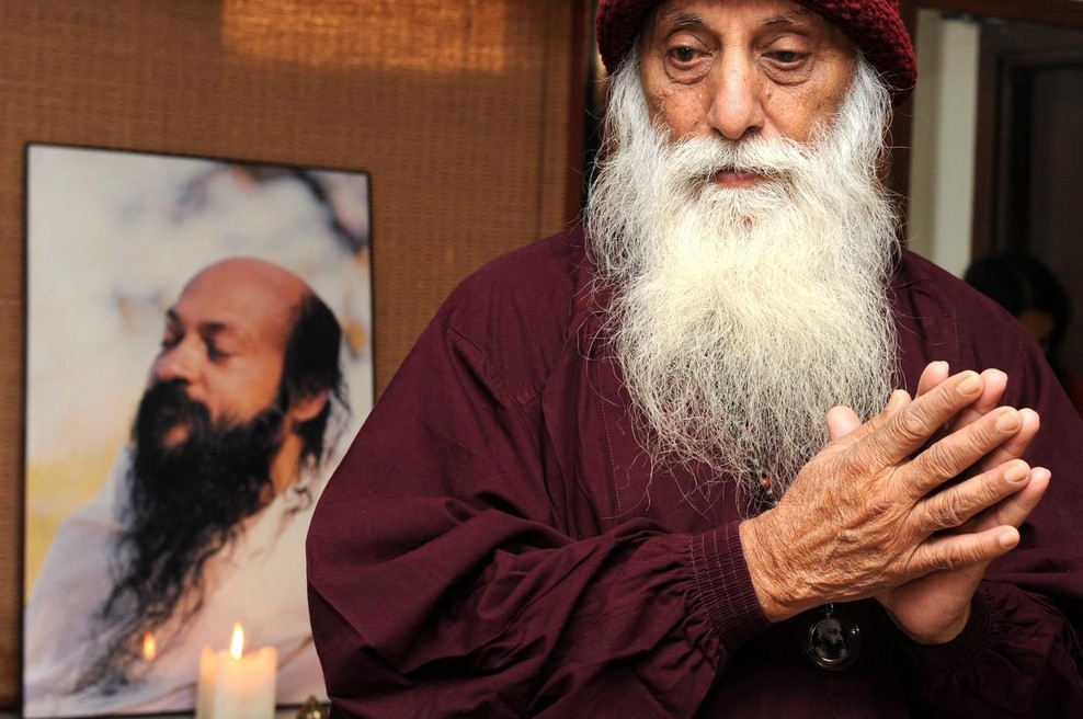 Osho o tem, zakaj je neumno skrbeti, kaj si o vas mislijo drugi (foto: profimedia)