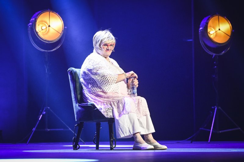 Ženske brez filtra premiera predstava stand up