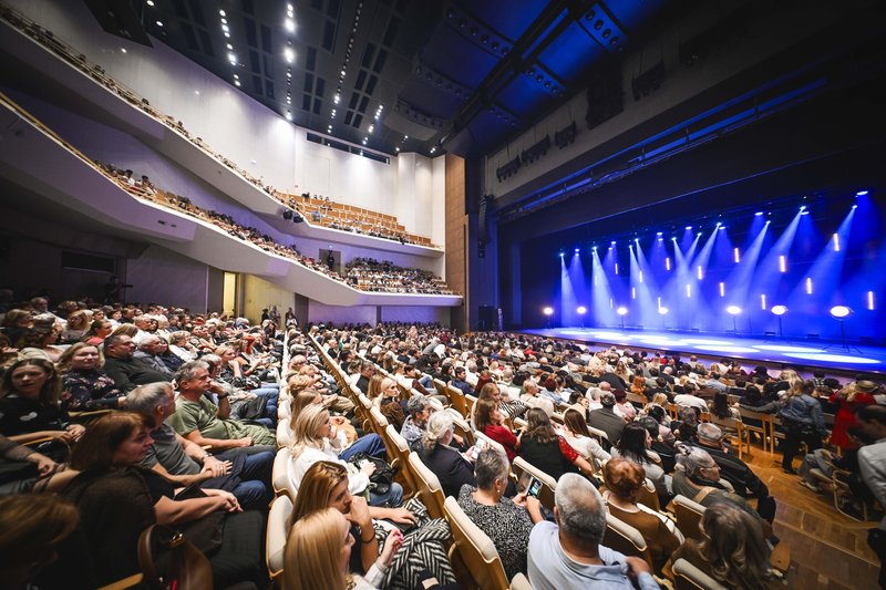 Ženske brez filtra premiera predstava stand up