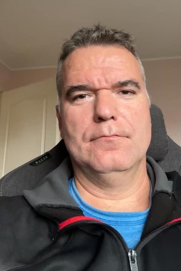 48-letni Peter Mankoč je dokaz, da če se prenehaš aktivno ukvarjati športom in ne paziš na prehrano, da se z …