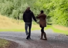 Meghan Markle objavila redek posnetek Archieja in Lilibet v Angliji