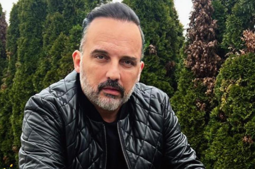Strti Tony Cetinski na kolenih, svet se mu je sesul pred očmi: "Še enkrat bi rad slišal tvoj glas ..." (foto: instagram.com/tonicetinski)