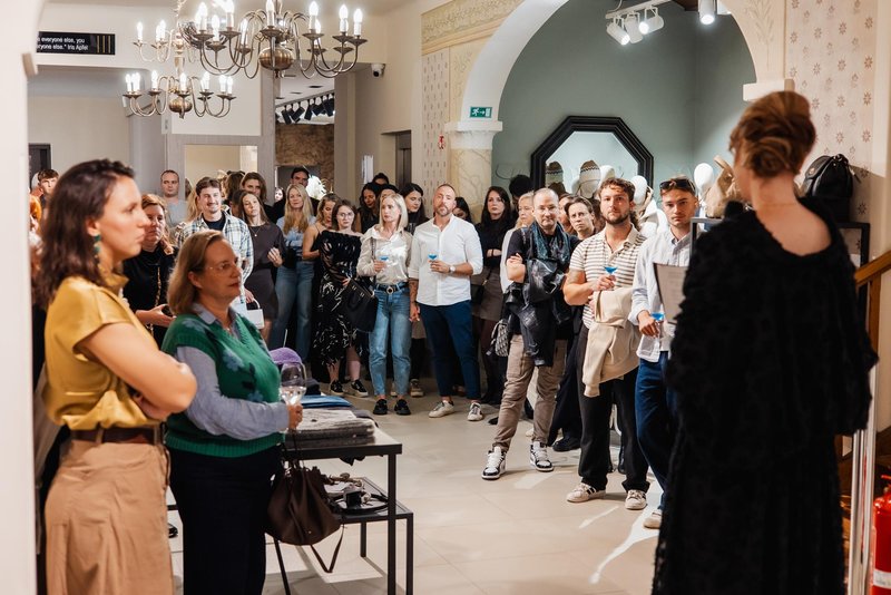 predstavitev nove dišav v Ikoni znani obrazi
