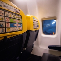 Ryanair z objavo o dezodorantu sprožil razpravo, potniki mu niso ostali dolžni