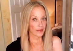 Christina Applegate v solzah o napačni diagnozi: "Spet sem na začetku!"