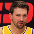 Ste opazili, kaj je imel Luka Dončić med tekmo na sebi? Za tem se skriva ganljiva zgodba (FOTO)