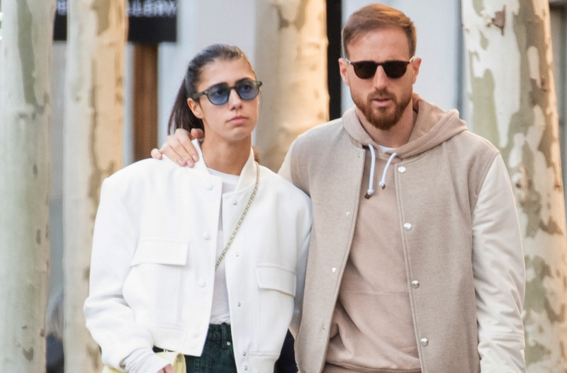 Jan Oblak in Olga Danilović postala starša
