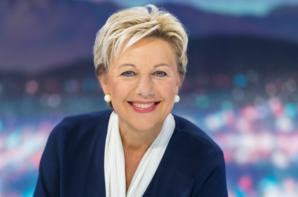 Rosvita Pesek delila utrinke z jesenskega oddiha, oboževalci hitro opazili: tam ni bila sama in tega sploh ne skriva (FOTO) (foto: Adrian Pregelj)