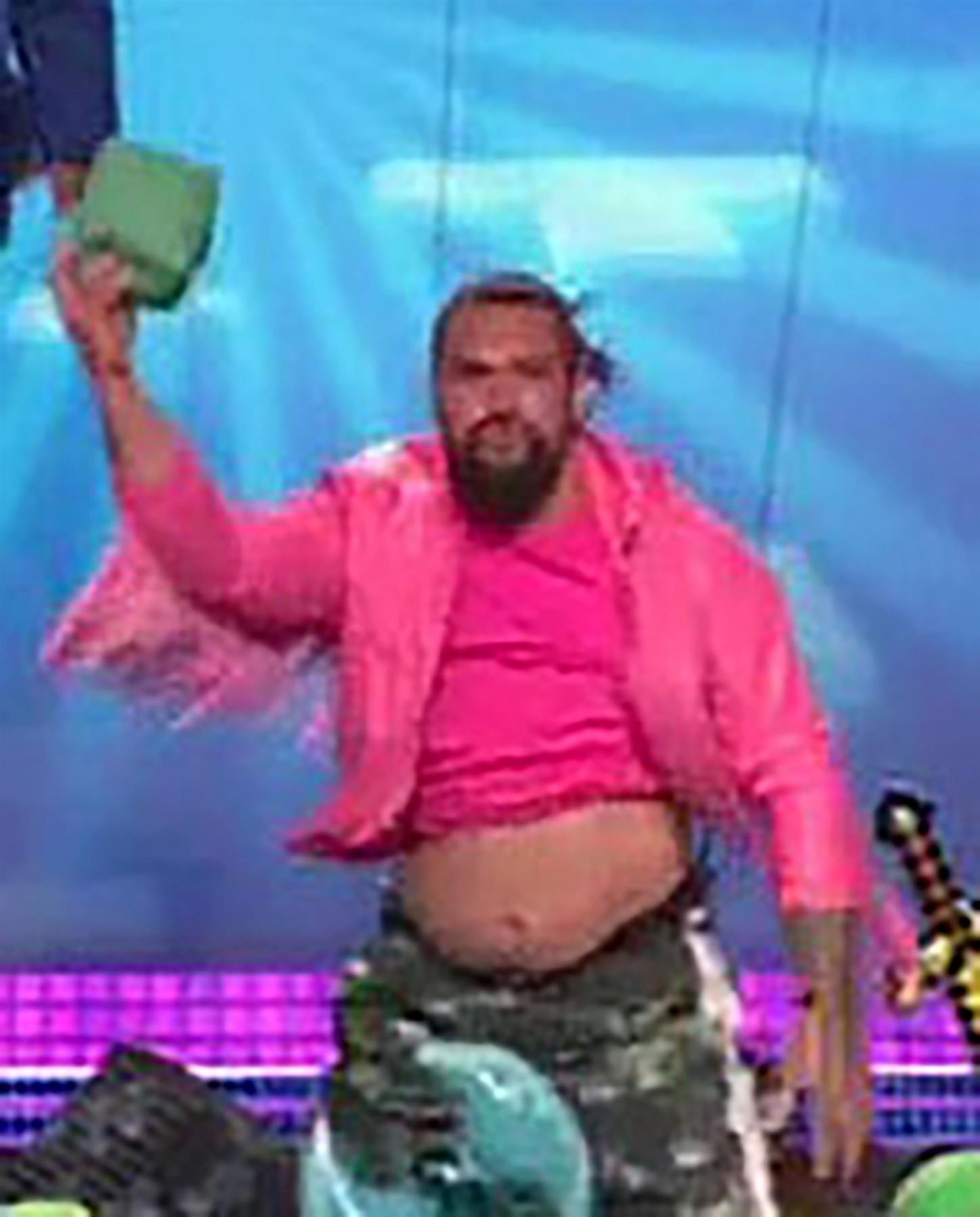 Jason Momoa je praktično neprepoznaven: 'radiatorček' je zamenjal pivski trebuh