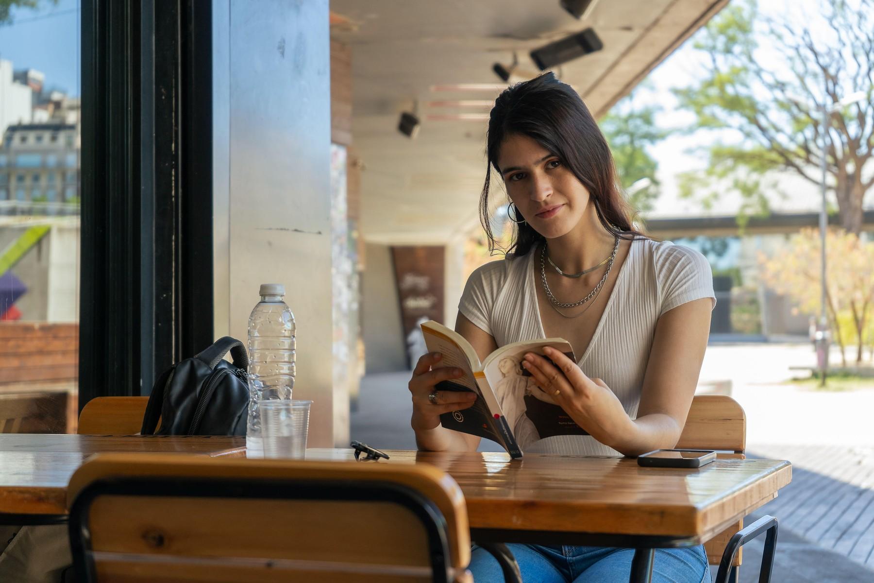 jesti sama, samozavest